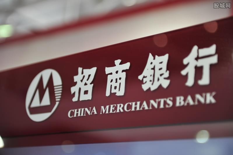 招商银行是中国境内第一家完全由企业法人持股的股份制商业银行,很多