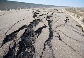 四川可能发生8级地震么 大地震前←一天征兆是什么