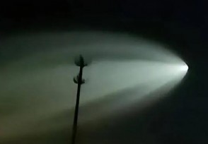 新疆多地拍到巨大发光不明飞行物 难道是外星人？
